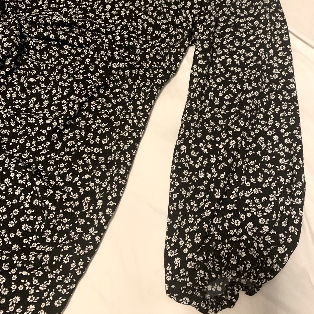 NWT Floral Dress with Ruched Hem - Picture 11 of 11